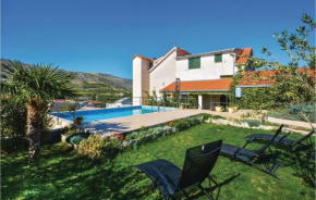Beautiful Apartment In Srinjine With Wifi